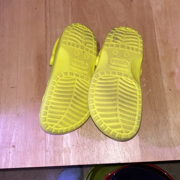 Disney Crocs - Picture 4 of 5